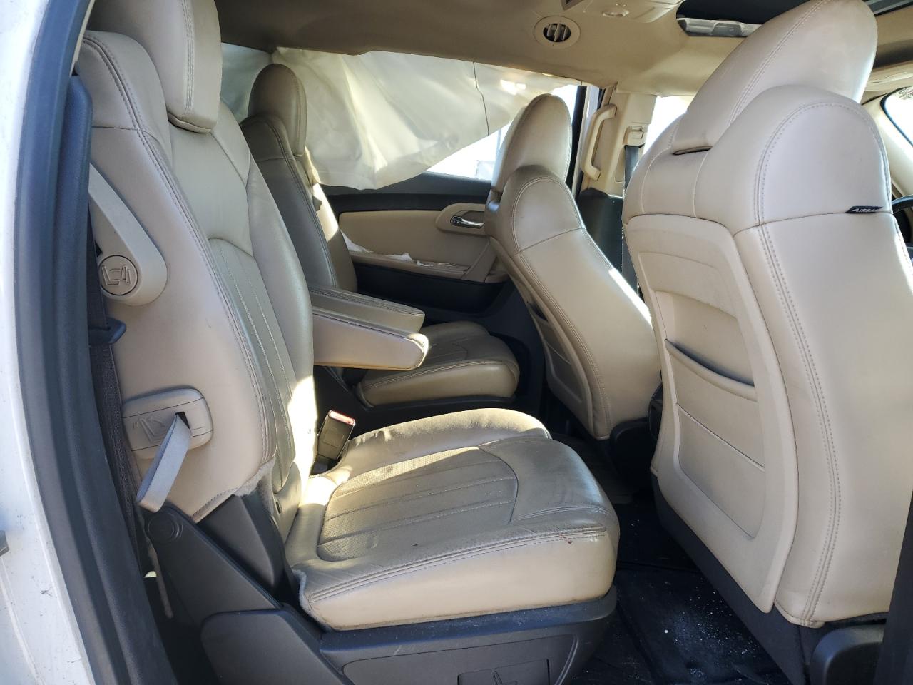 2009 Chevrolet Traverse - Image 11