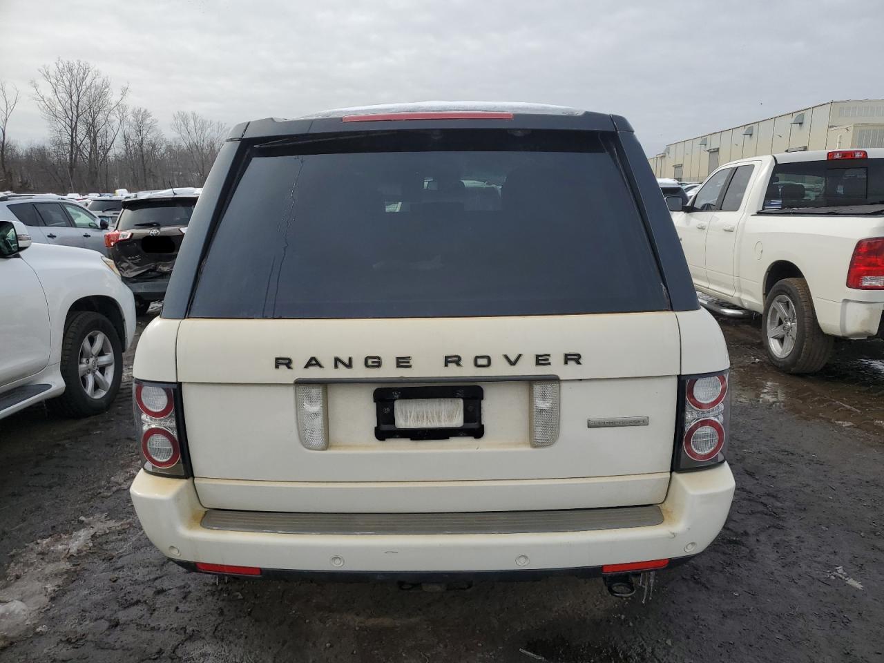 2010 Land Rover Range Rover - Image 6