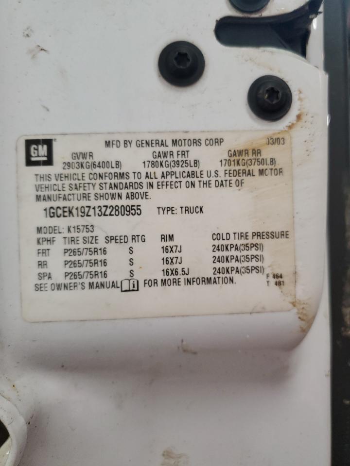 2003 Chevrolet Silverado - Image 13