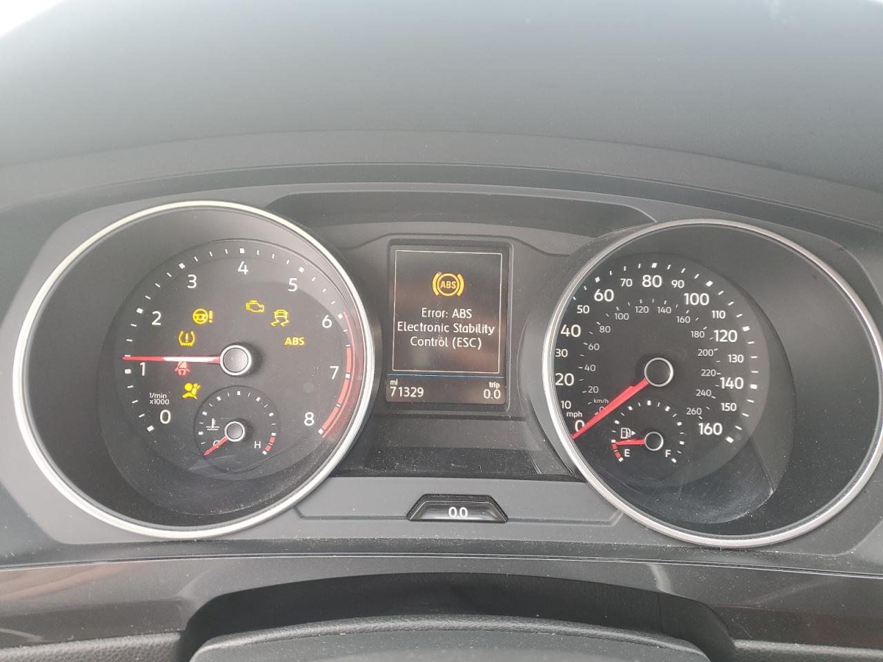 2021 Volkswagen Tiguan - Image 9