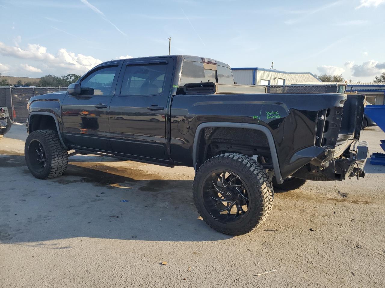 2014 GMC Sierra - Image 2