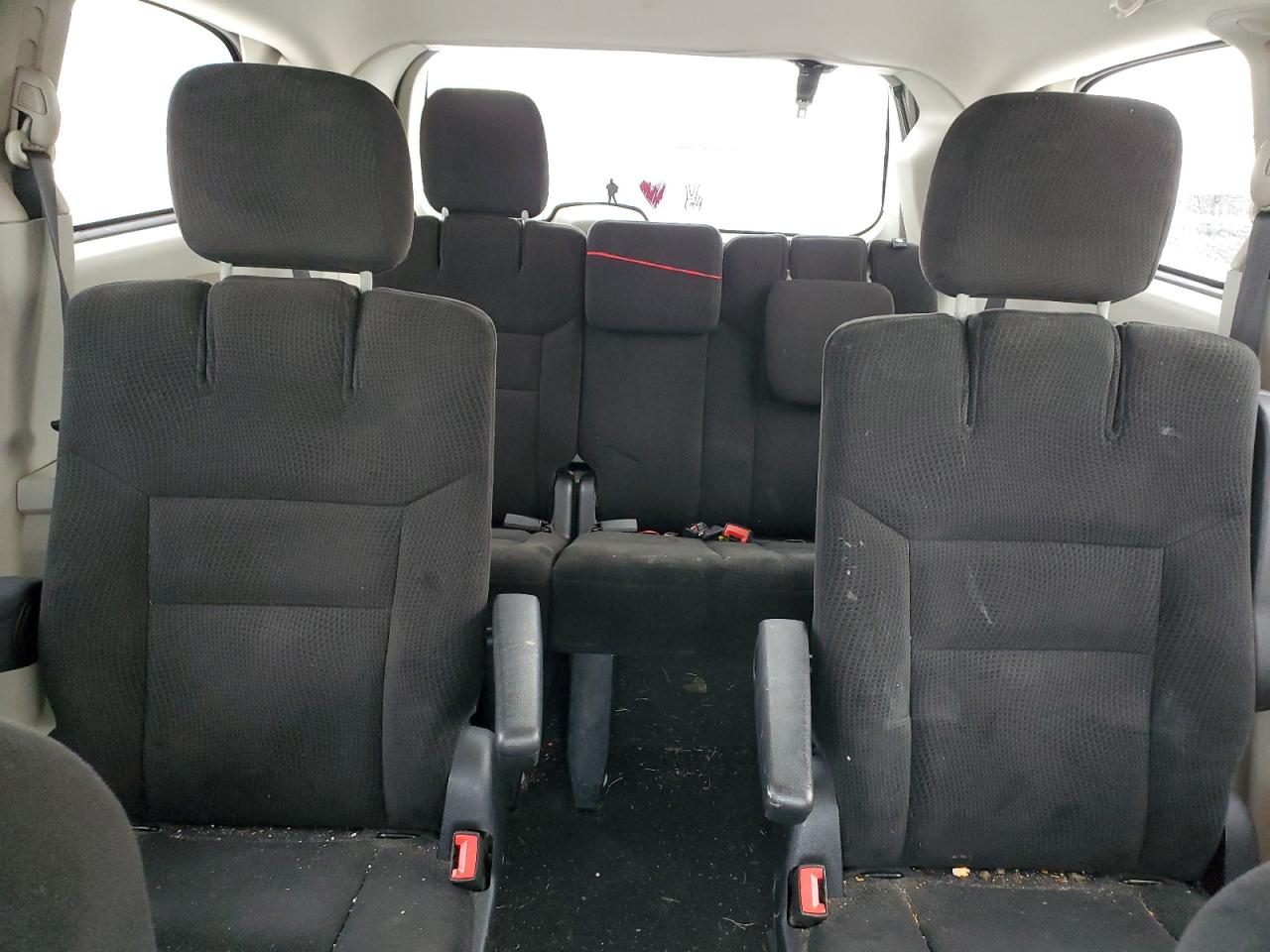 2016 Dodge Caravan - Image 10