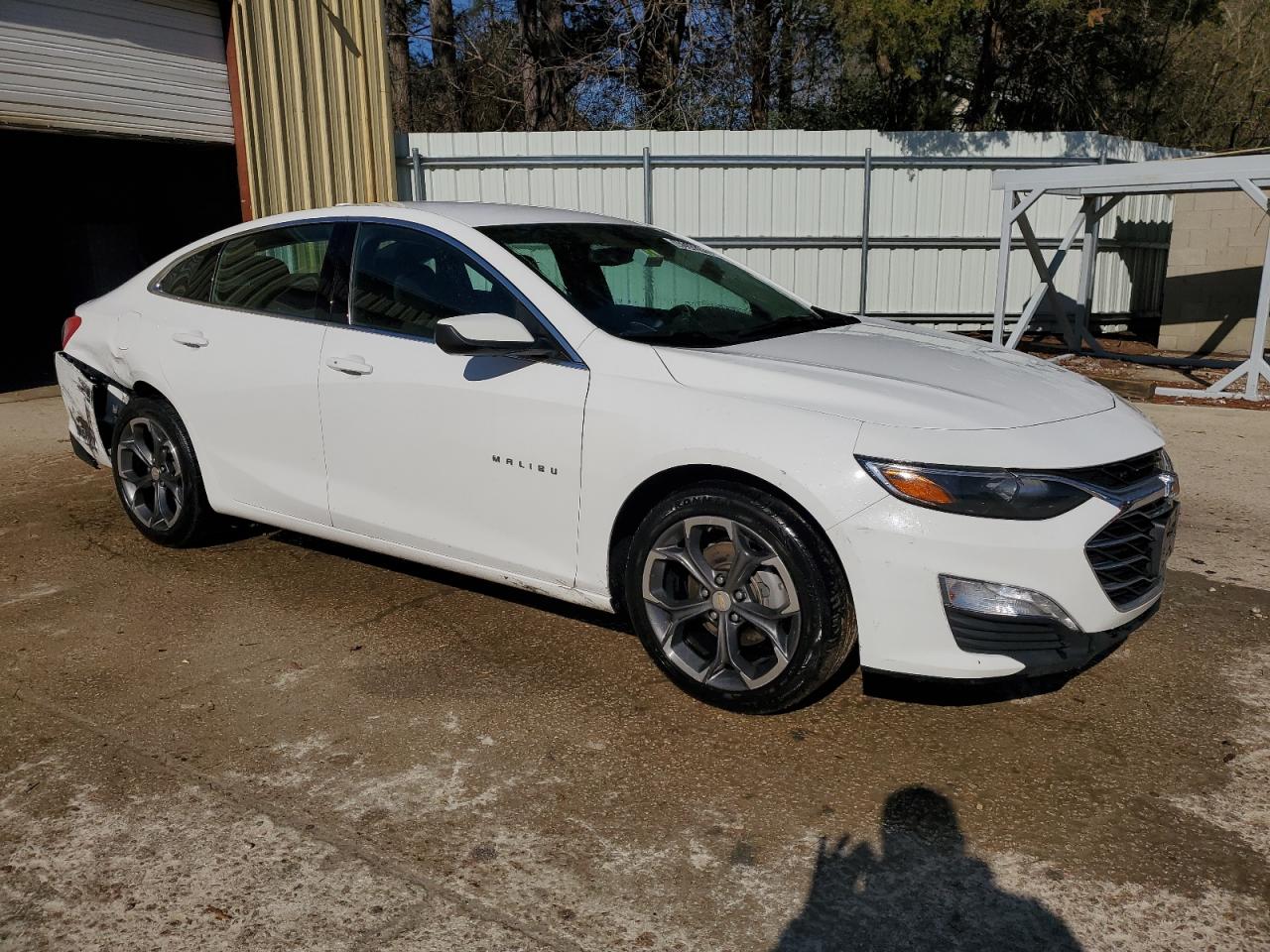 2022 Chevrolet Malibu - Image 4