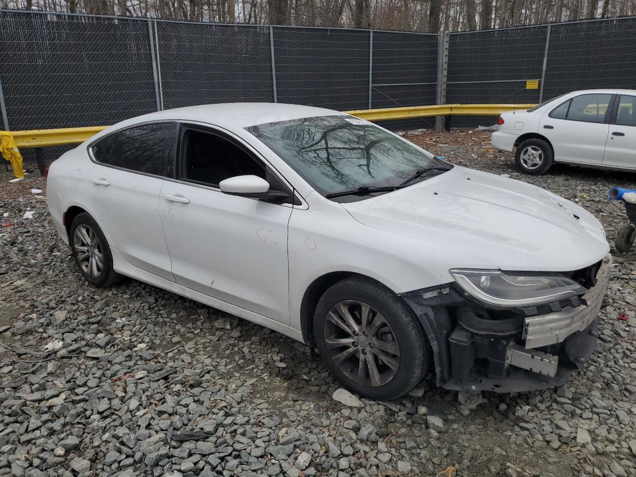 2015 Chrysler 200 - Image 4