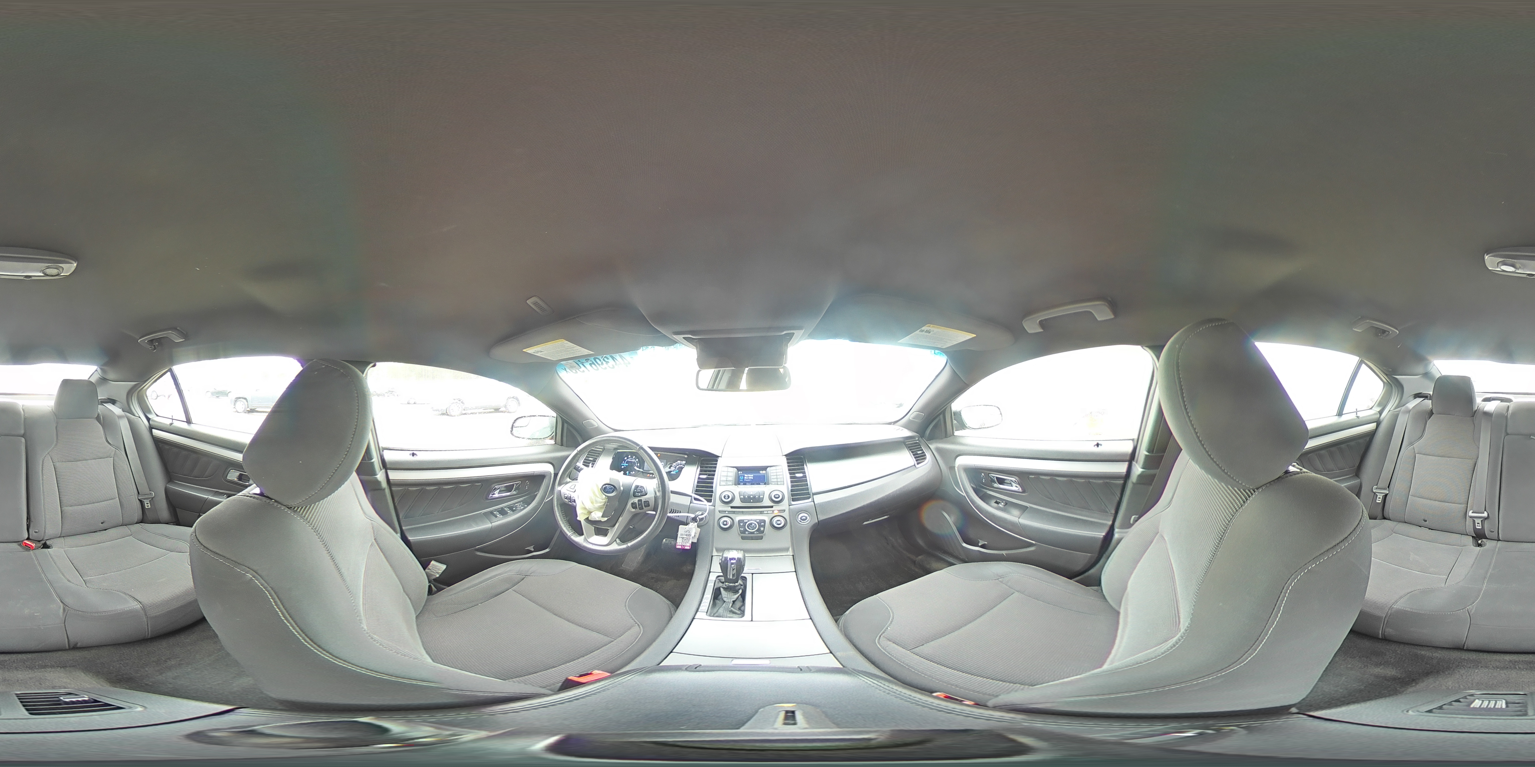 2016 Ford Taurus - Image 14