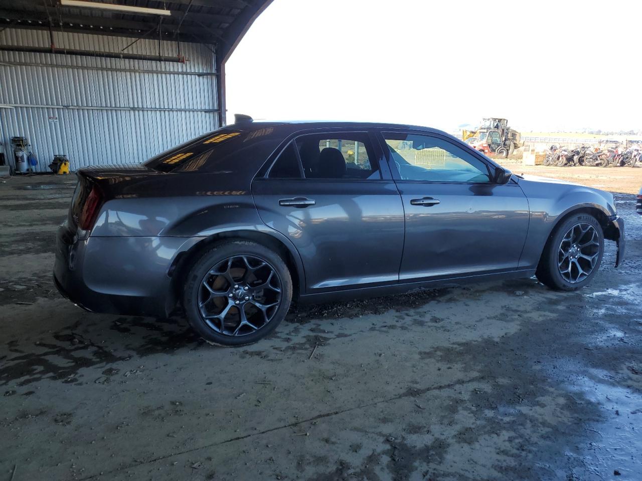 2019 Chrysler 300 - Image 3