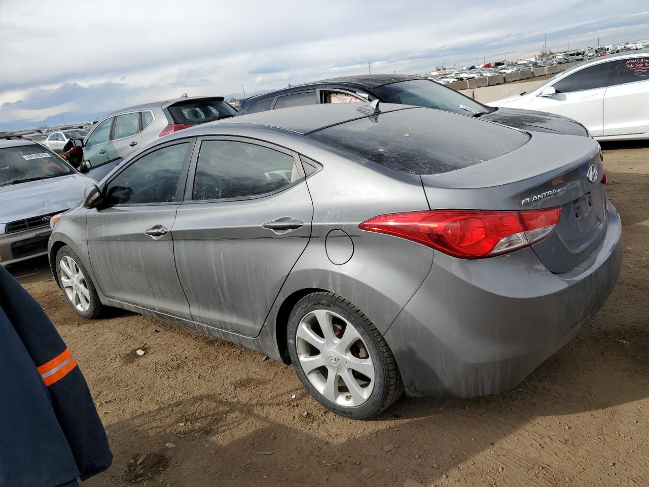 2013 Hyundai Elantra - Image 2