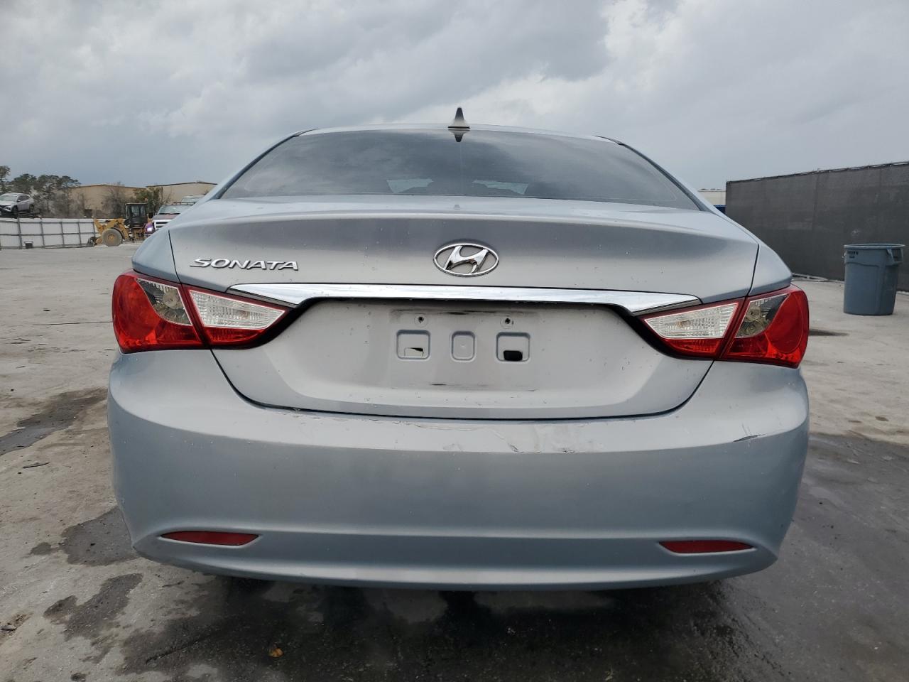 2011 Hyundai Sonata - Image 6