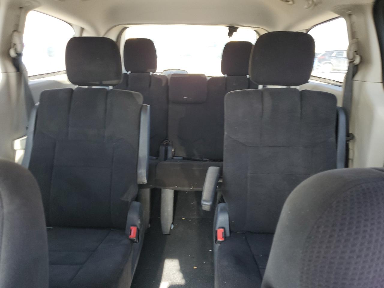 2011 Dodge Caravan - Image 10