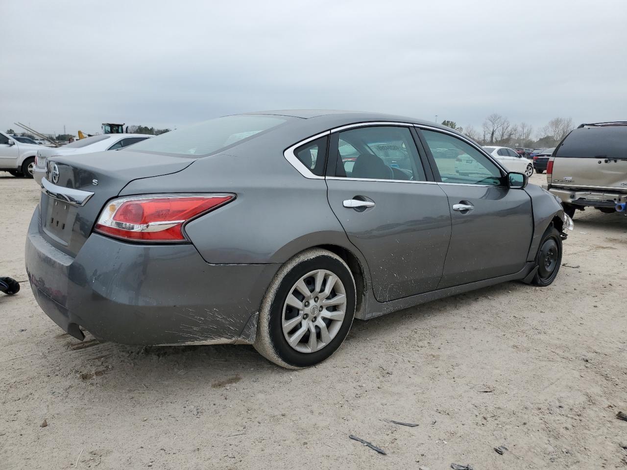 2015 Nissan Altima - Image 3