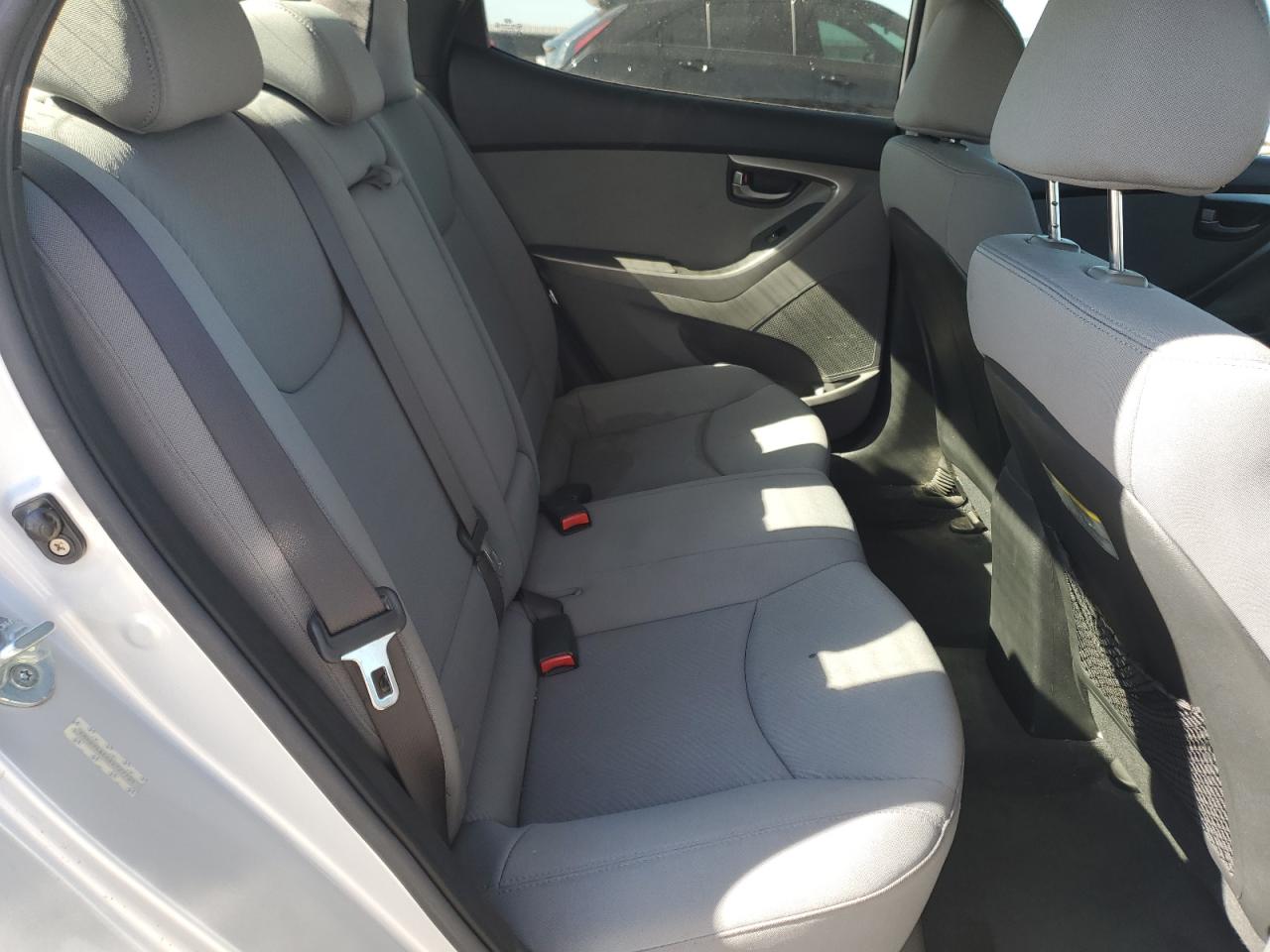 2013 Hyundai Elantra - Image 10