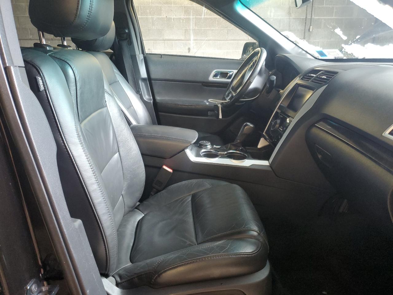 2014 Ford Explorer - Image 7