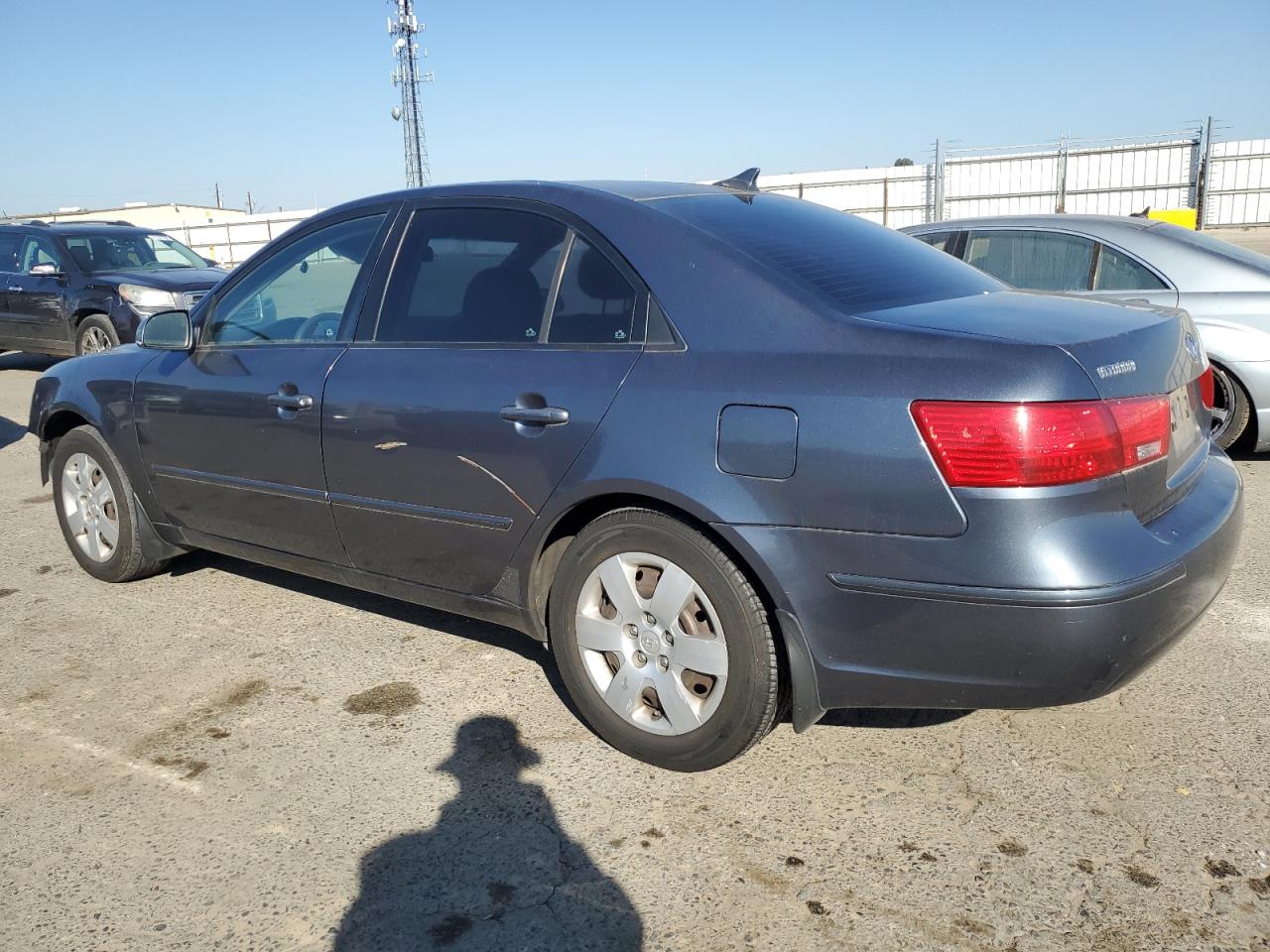 2009 Hyundai Sonata - Image 2