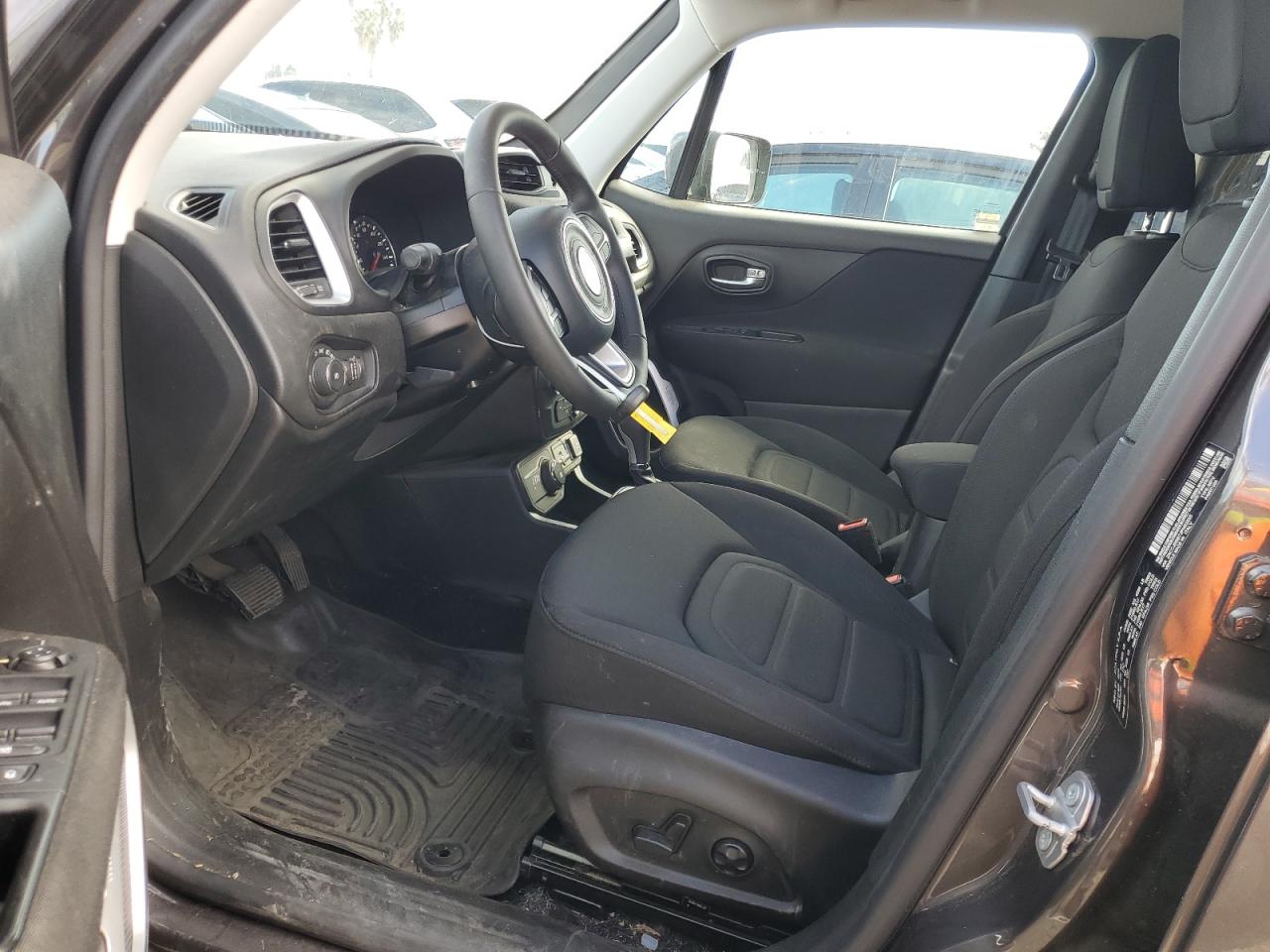 2018 Jeep Renegade - Image 7