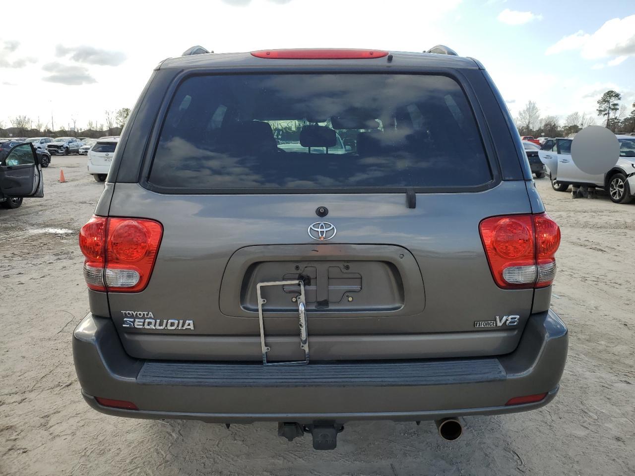 2006 Toyota Sequoia - Image 6