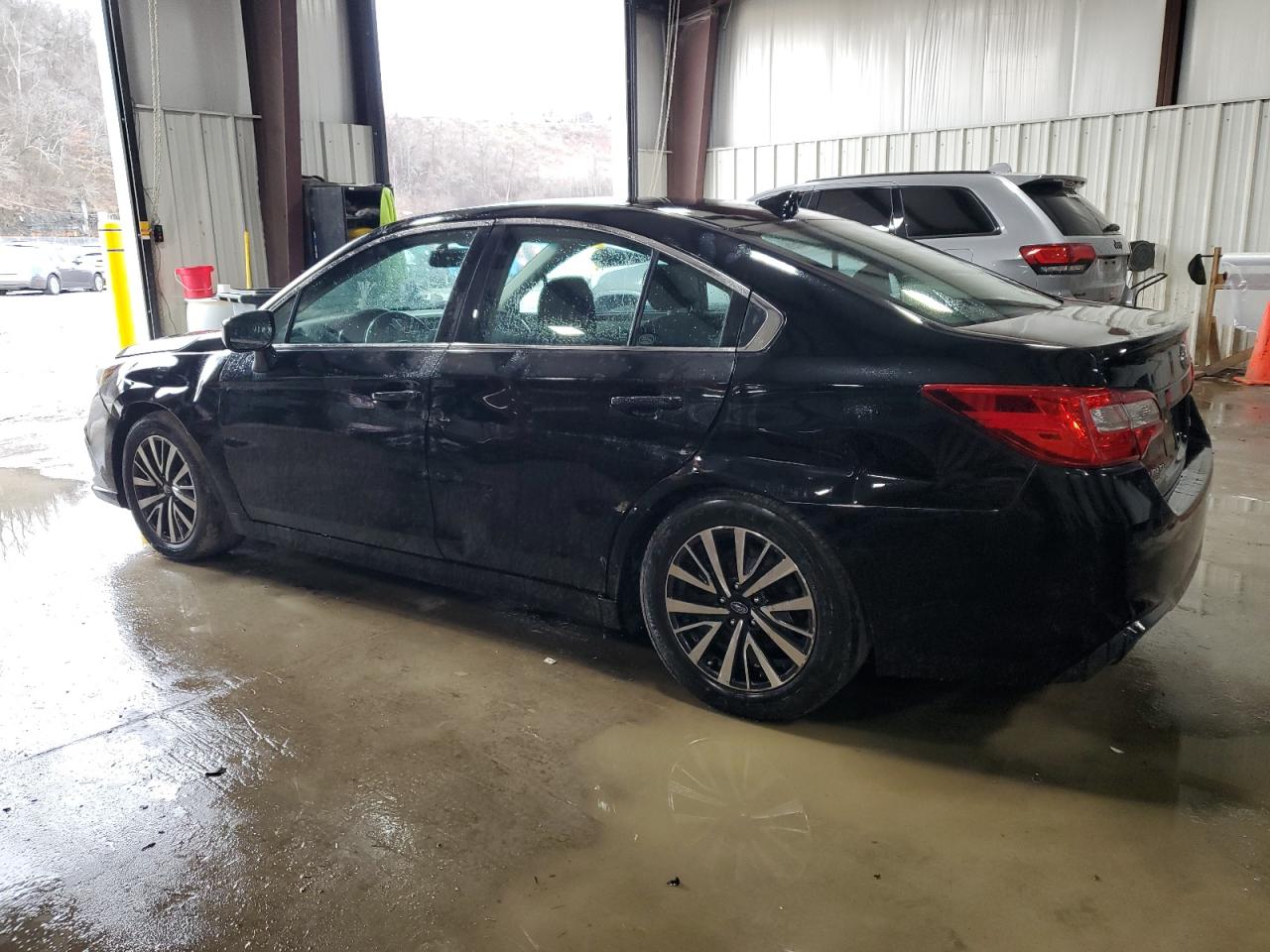2018 Subaru Legacy - Image 2