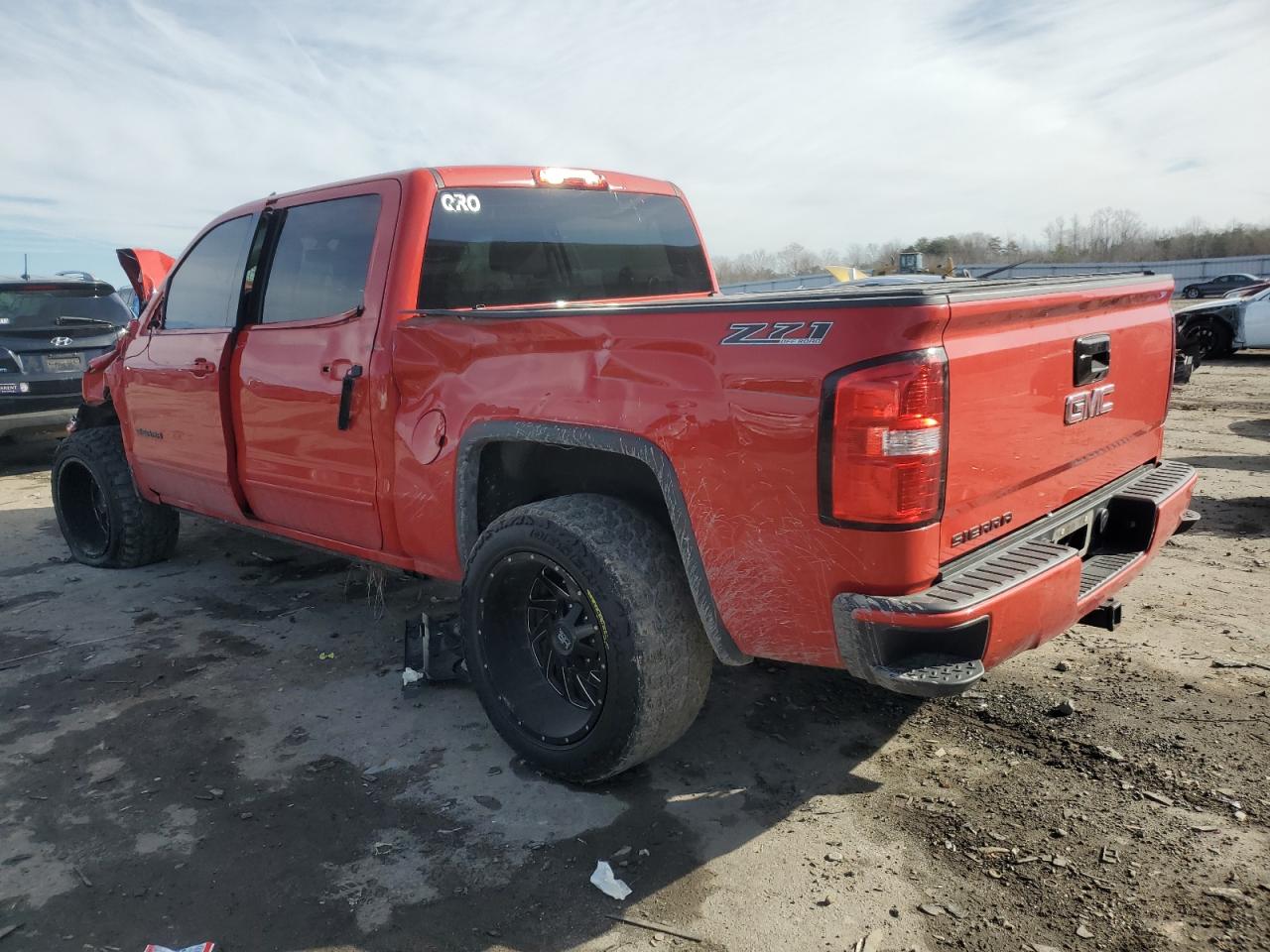 2015 GMC Sierra - Image 2