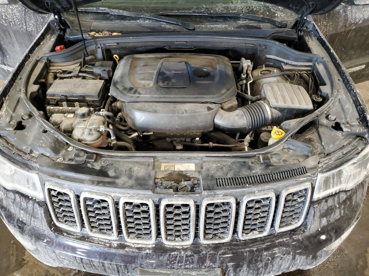 2020 Jeep Grand Cherokee - Image 14