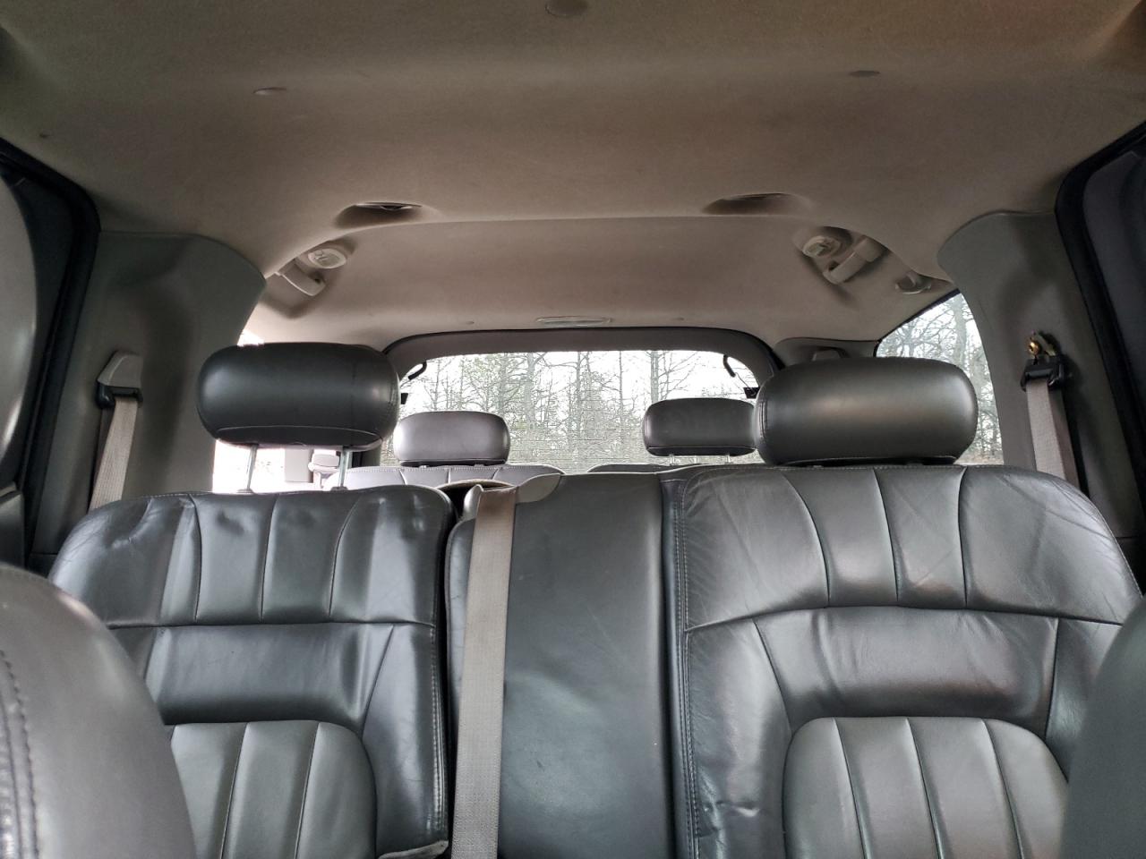 2004 GMC Envoy - Image 10
