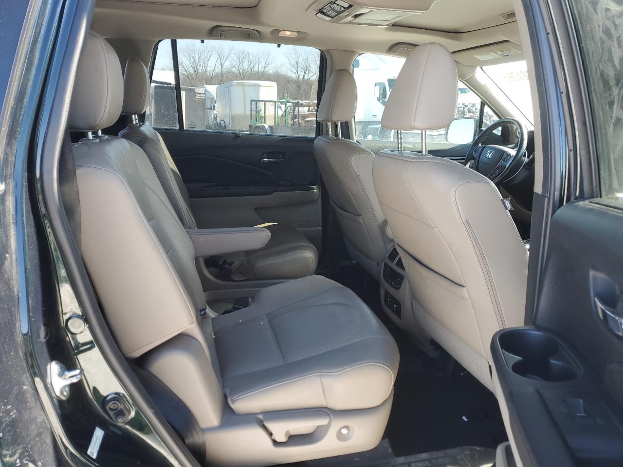 2016 Honda Pilot Elite VIN: 5FNYF6H06GB002601 Lot: 45321765