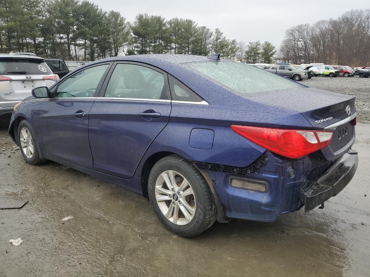 2013 Hyundai Sonata - Image 2