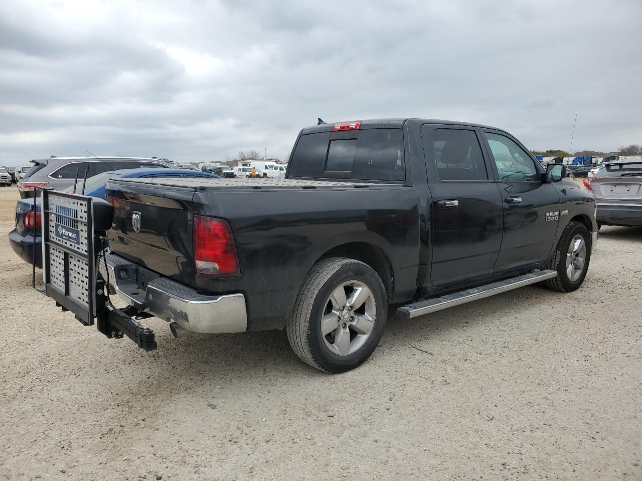 2016 RAM 1500 - Image 3