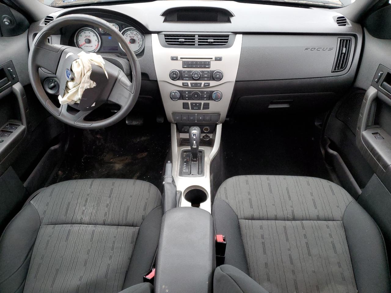 2010 Ford Focus - Image 8