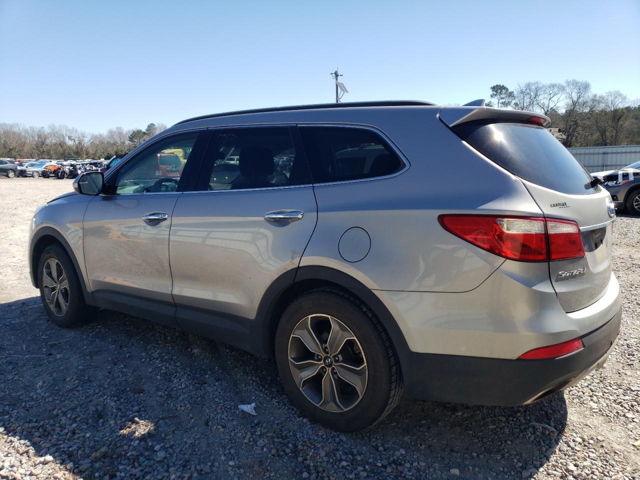 2016 Hyundai Santa Fe - Image 2