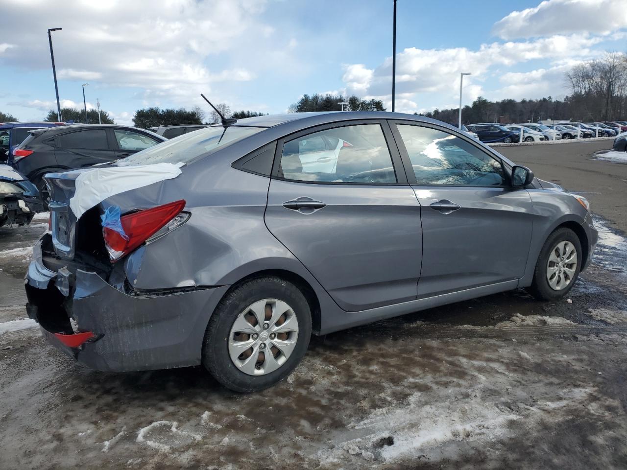 2015 Hyundai Accent - Image 3