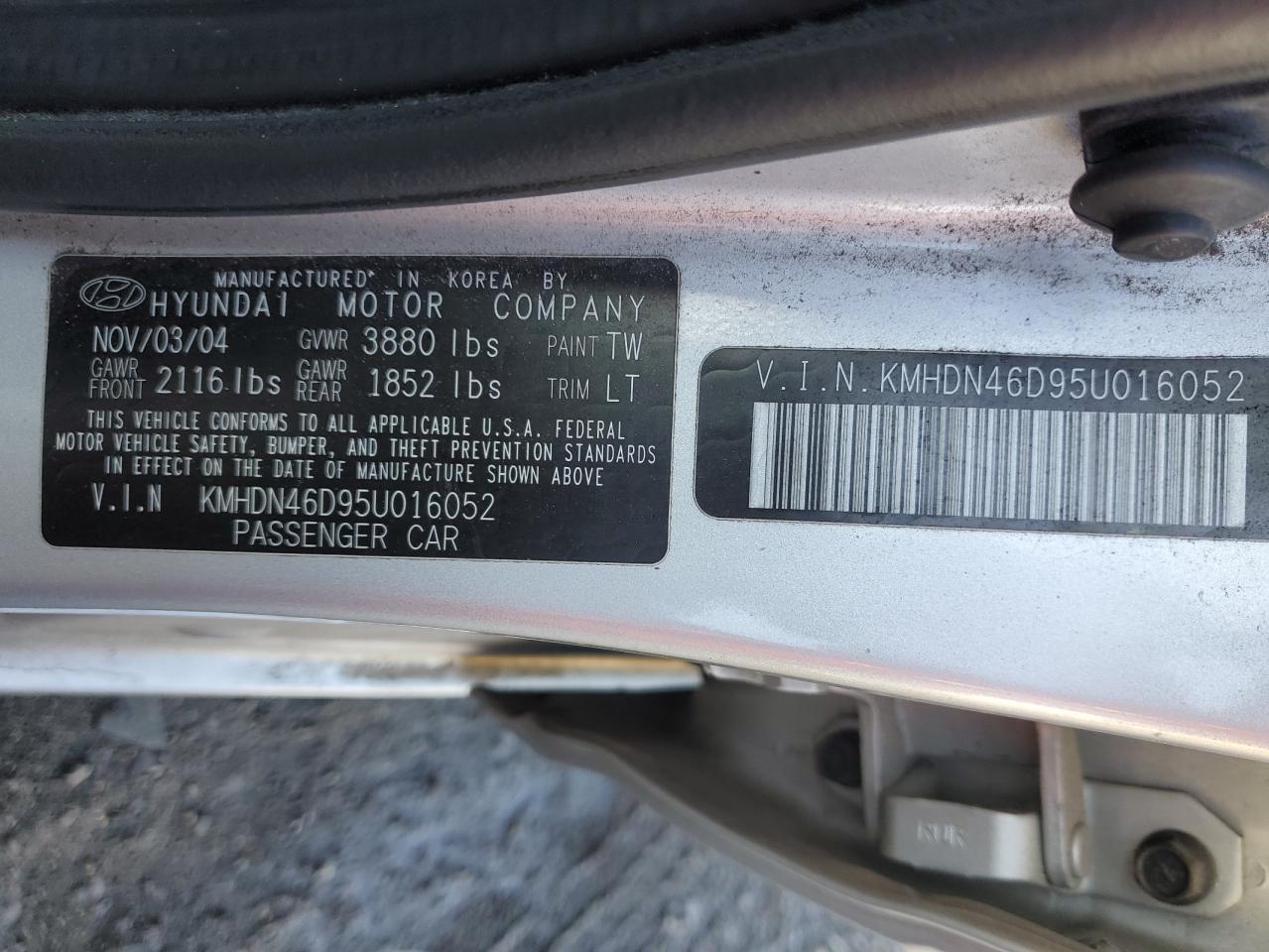 2005 Hyundai Elantra - Image 12