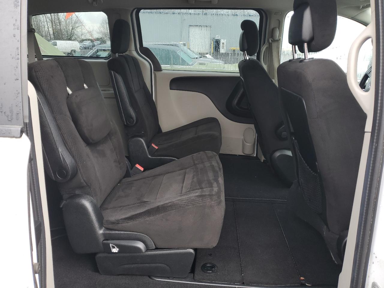 2014 Dodge Caravan - Image 11