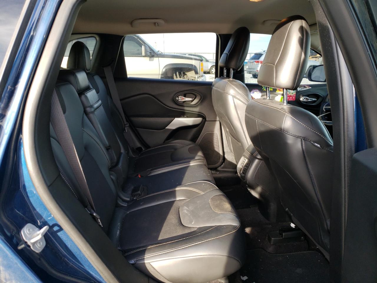 2018 Jeep Grand Cherokee - Image 12