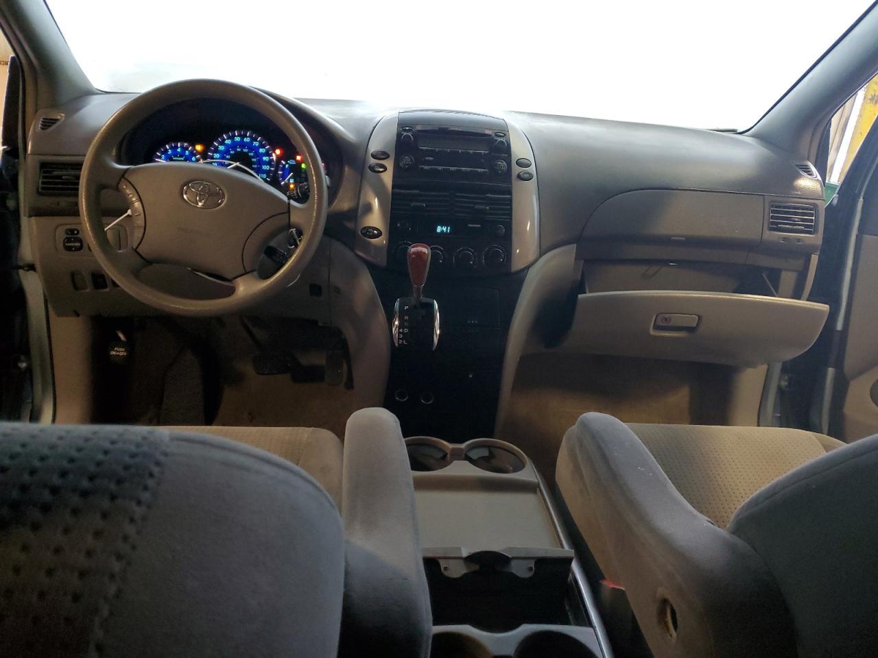 2008 Toyota Sienna - Image 8