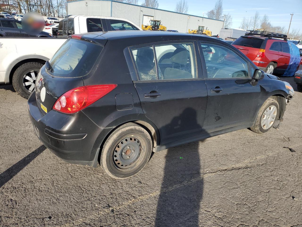 2011 Nissan Versa - Image 3