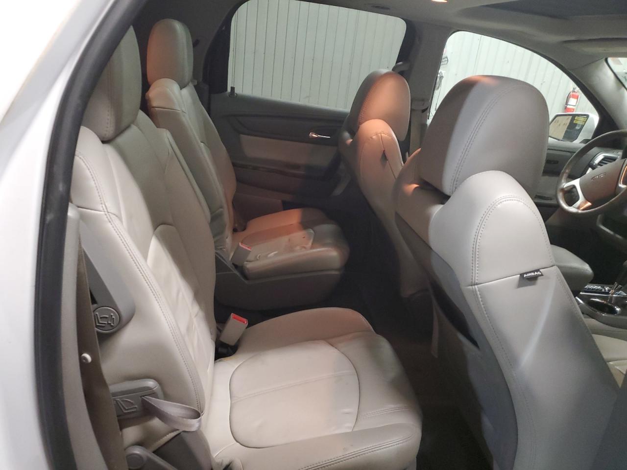 2017 GMC Acadia - Image 11