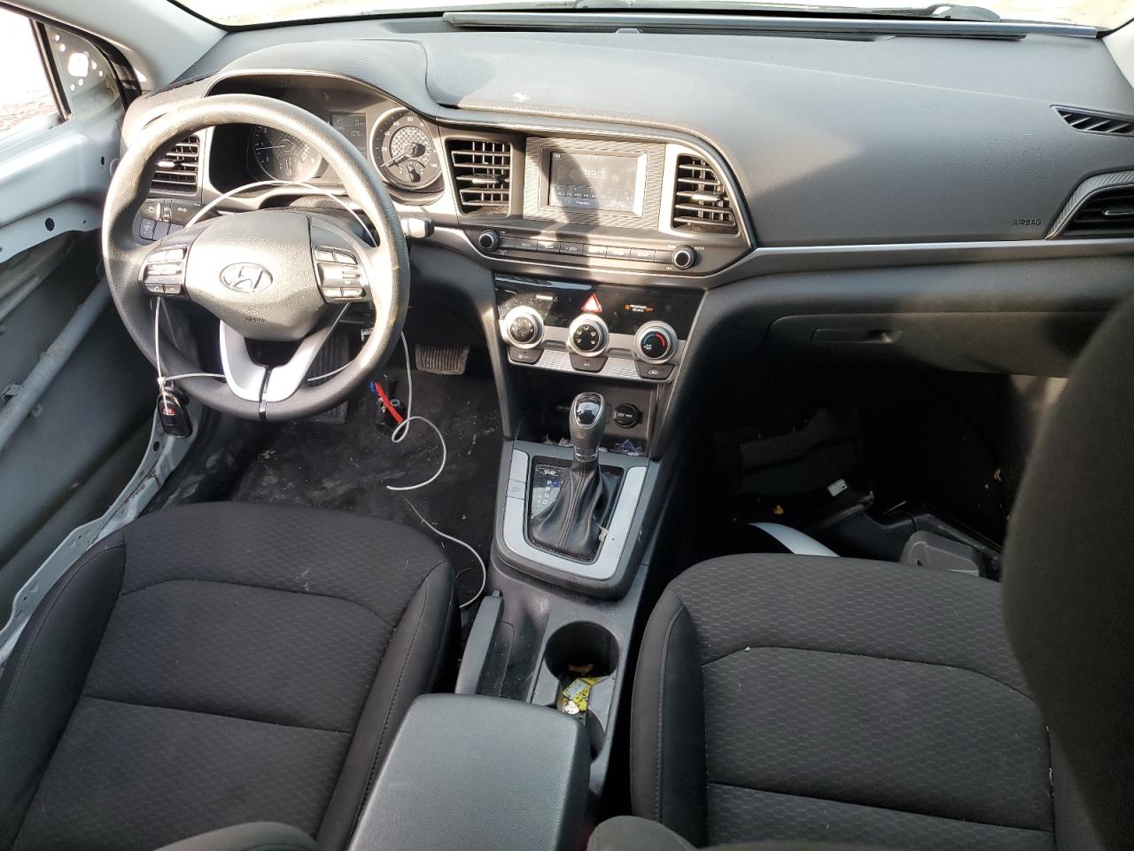 2019 Hyundai Elantra - Image 8