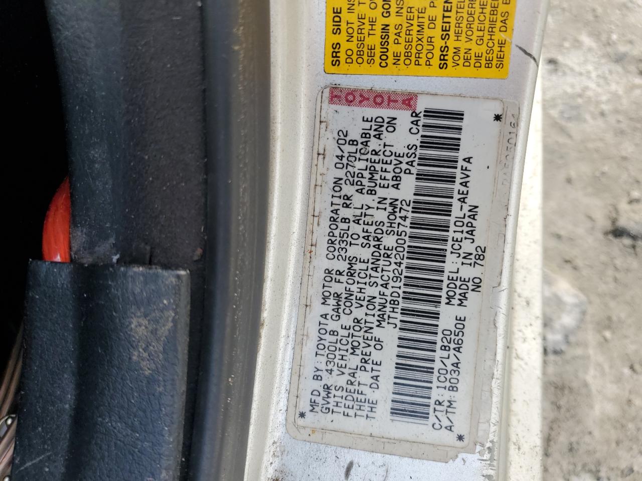 2002 Lexus IS - Image 12