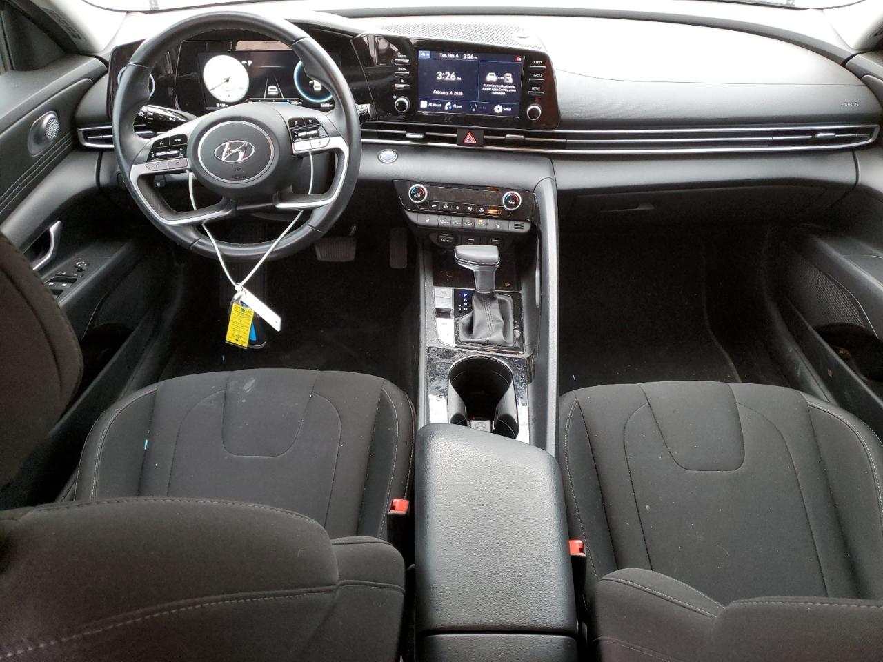 2022 Hyundai Elantra - Image 8