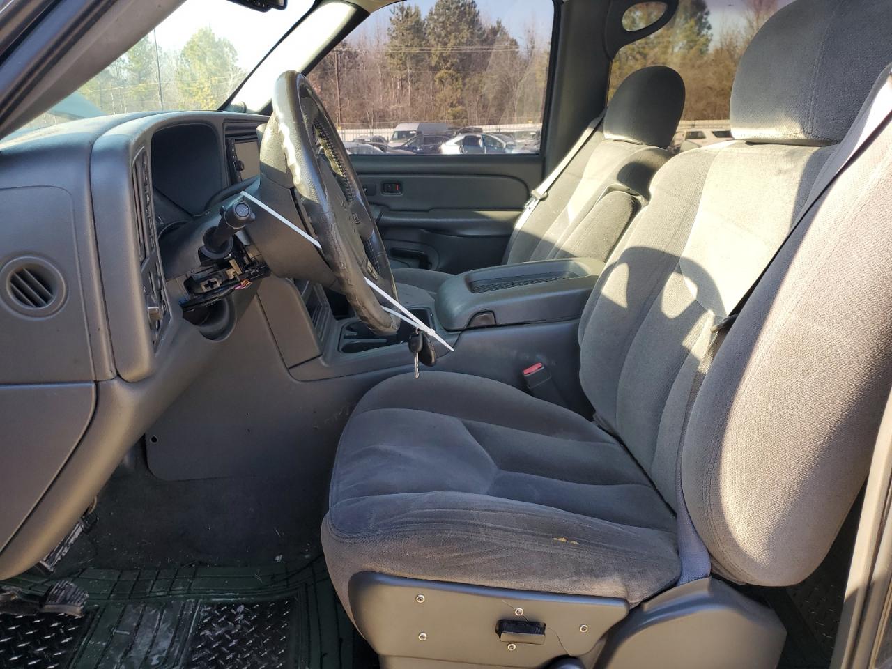 2004 GMC Sierra - Image 7