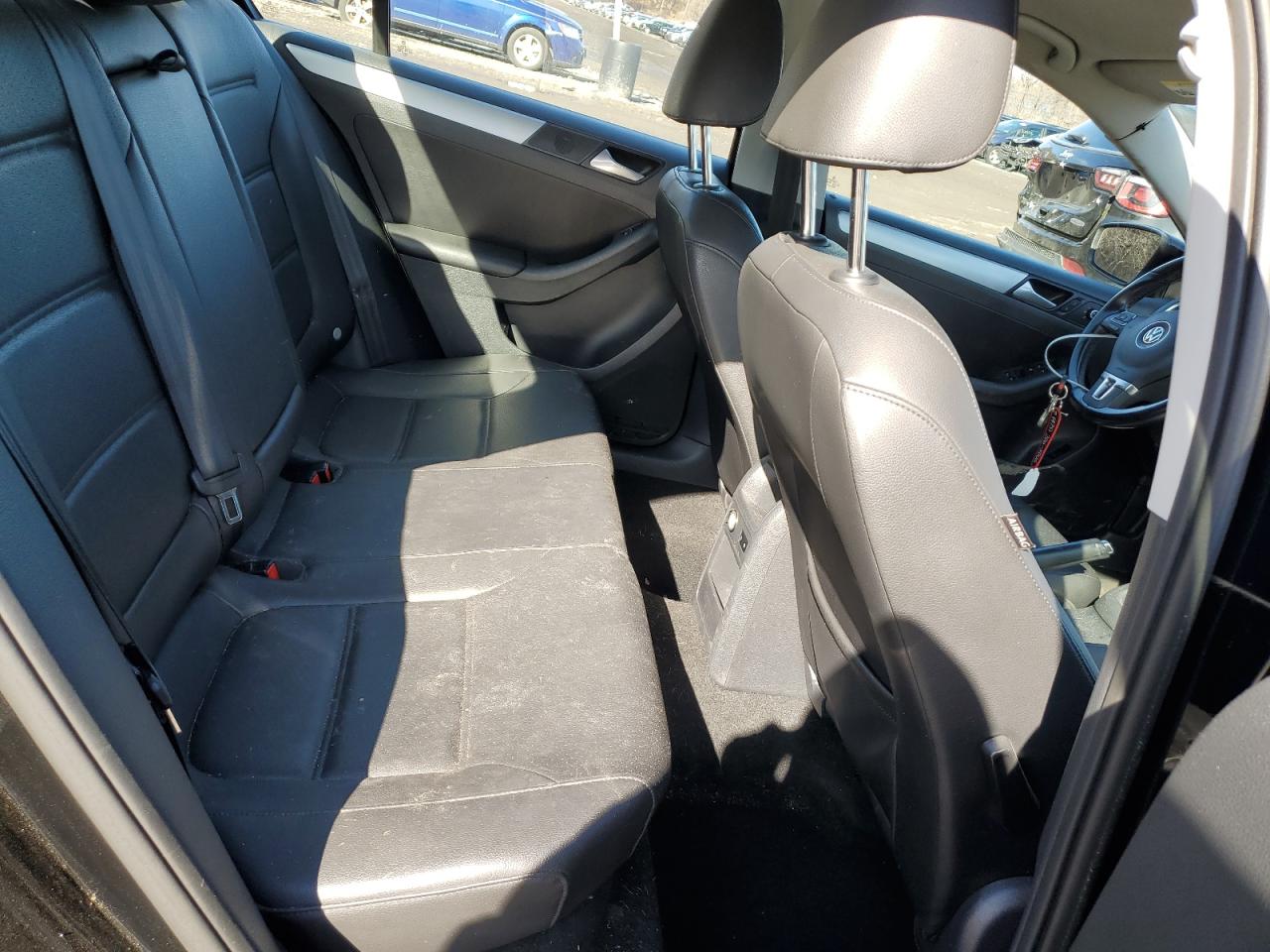2014 Volkswagen Jetta - Image 10