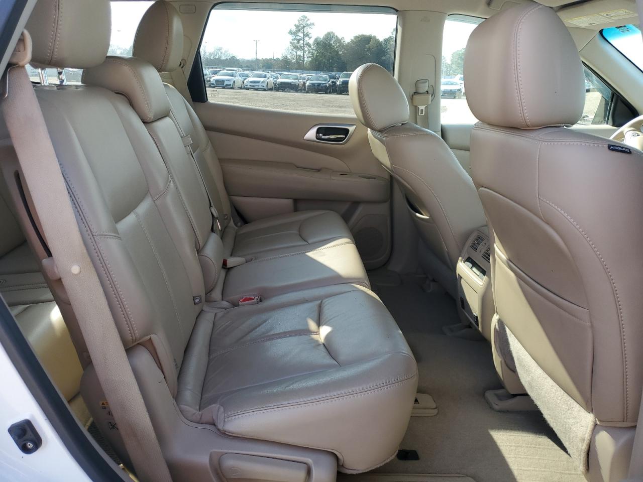 2014 Nissan Pathfinder - Image 11
