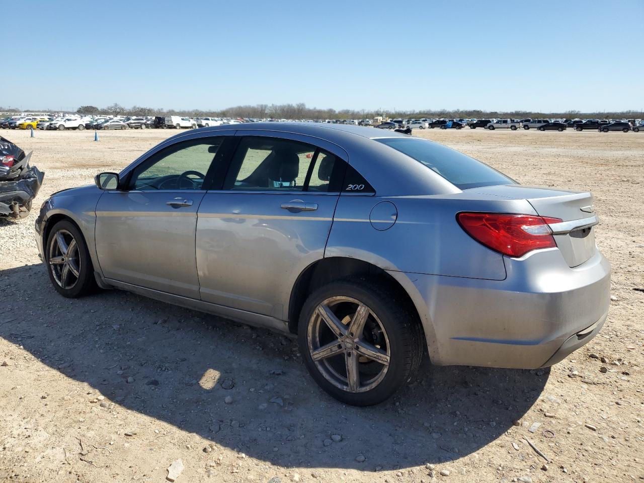 2013 Chrysler 200 - Image 2