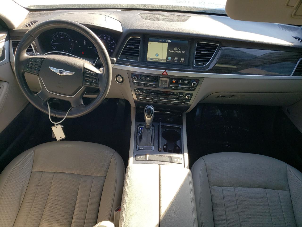 2015 Hyundai Genesis - Image 8