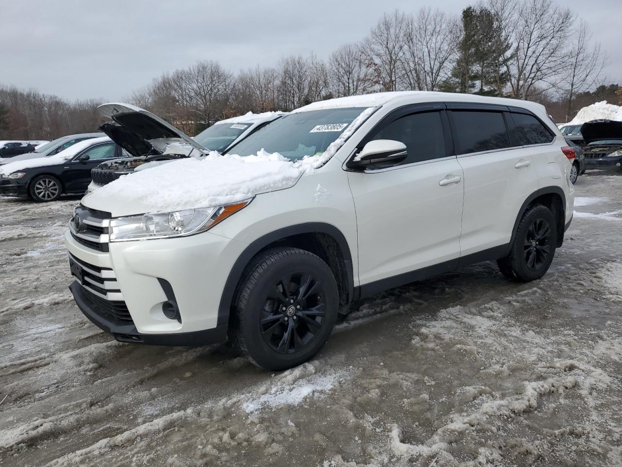 2019 Toyota Highlander - Image 1