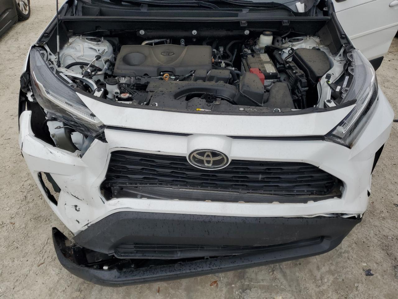 2022 Toyota RAV 4 - Image 11