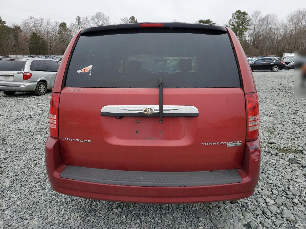 2010 Chrysler Town & Country - Image 6