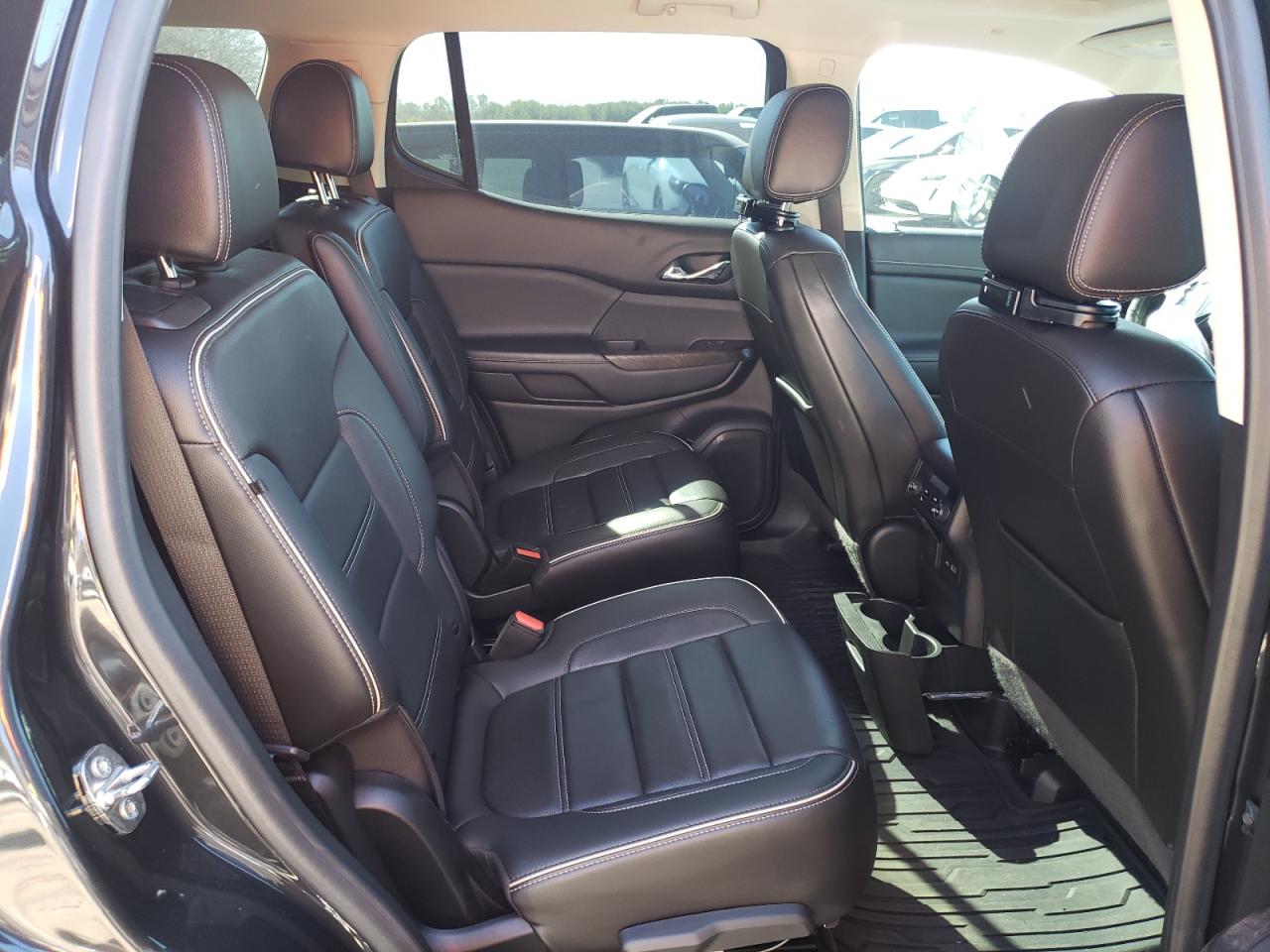2020 GMC Acadia - Image 11