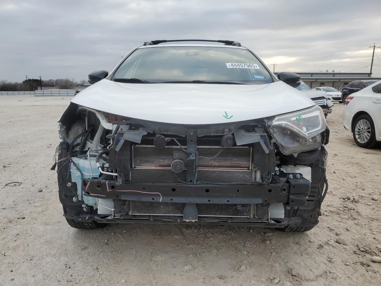 2017 Toyota RAV 4 - Image 5