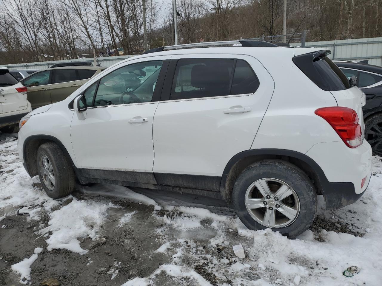 2017 Chevrolet Trax - Image 2