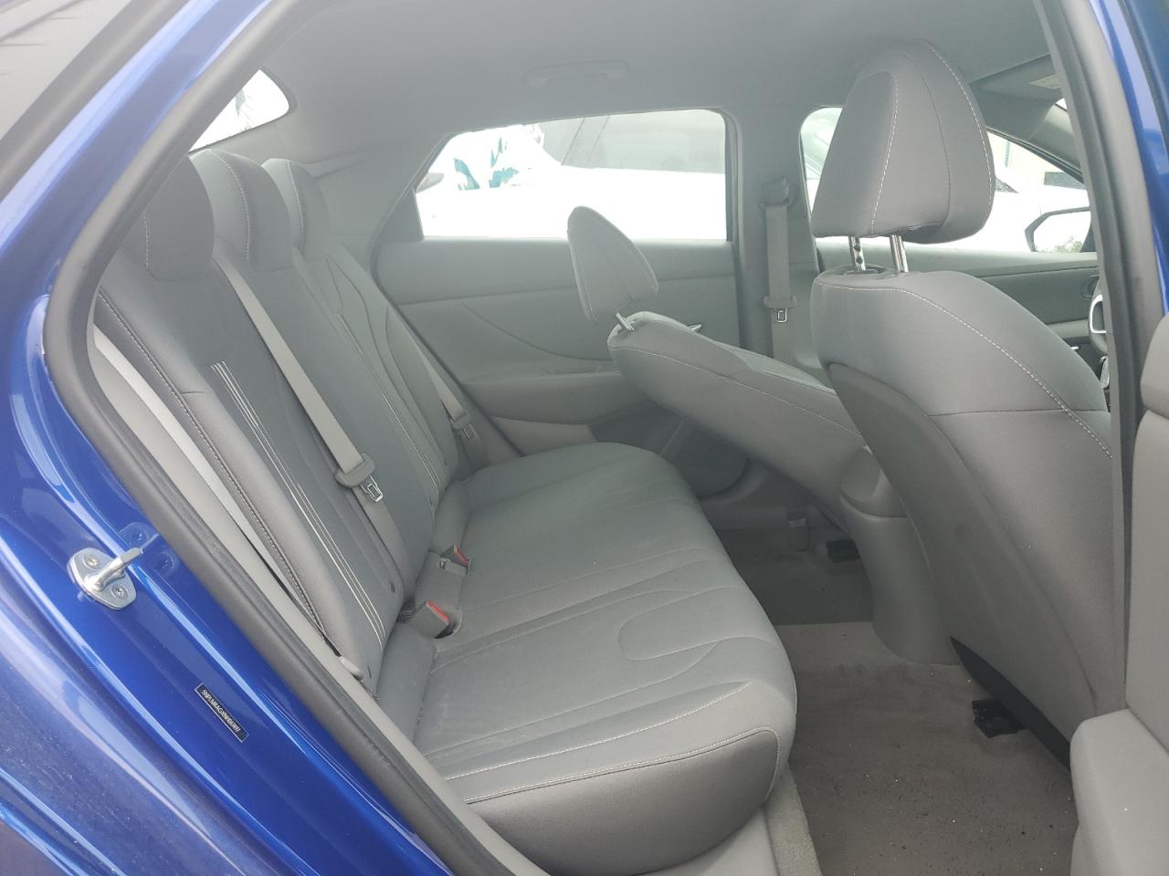 2022 Hyundai Elantra - Image 10